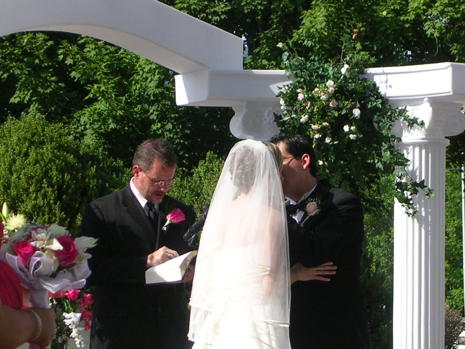 You may kiss the bride!